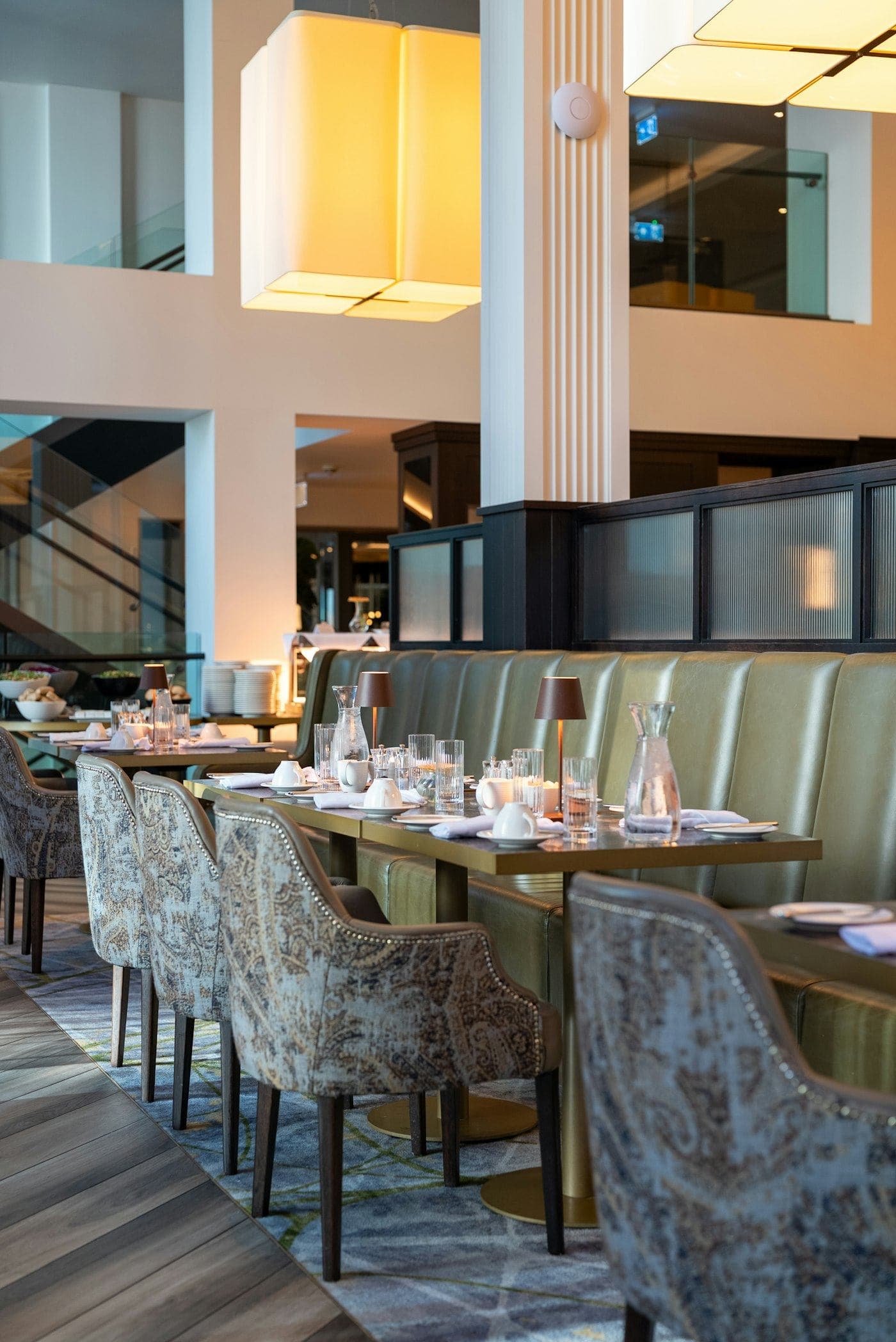 Luxury restaurant service setting